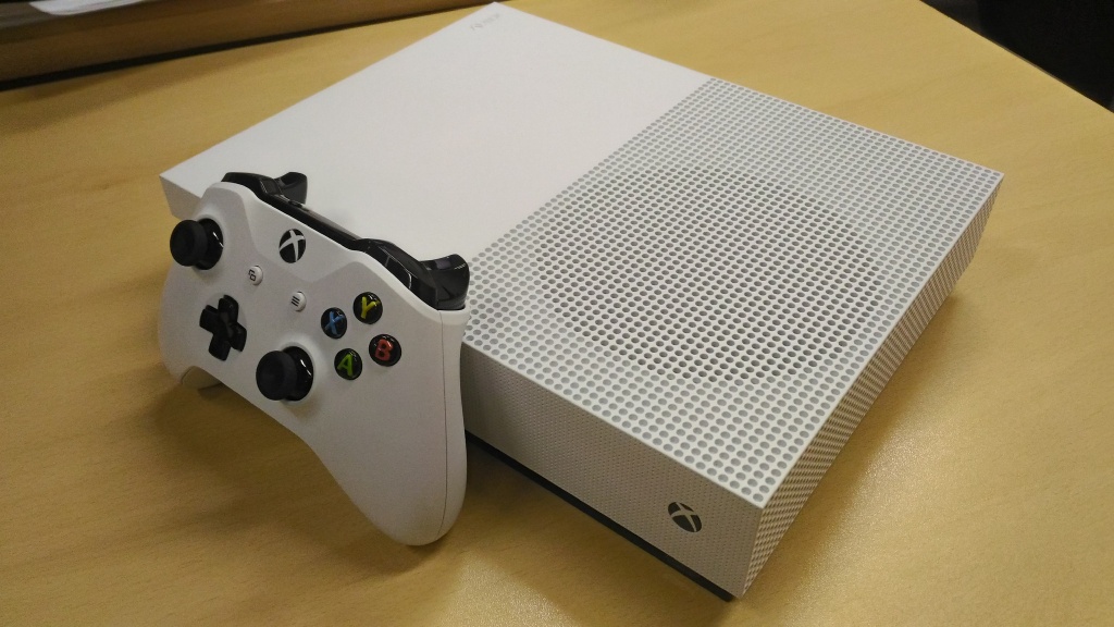 Xbox One S (6).jpg
